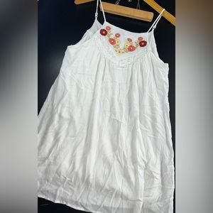 JUN & IVY white 100% rayon floral embroidered detailed tank dress Size M EUC